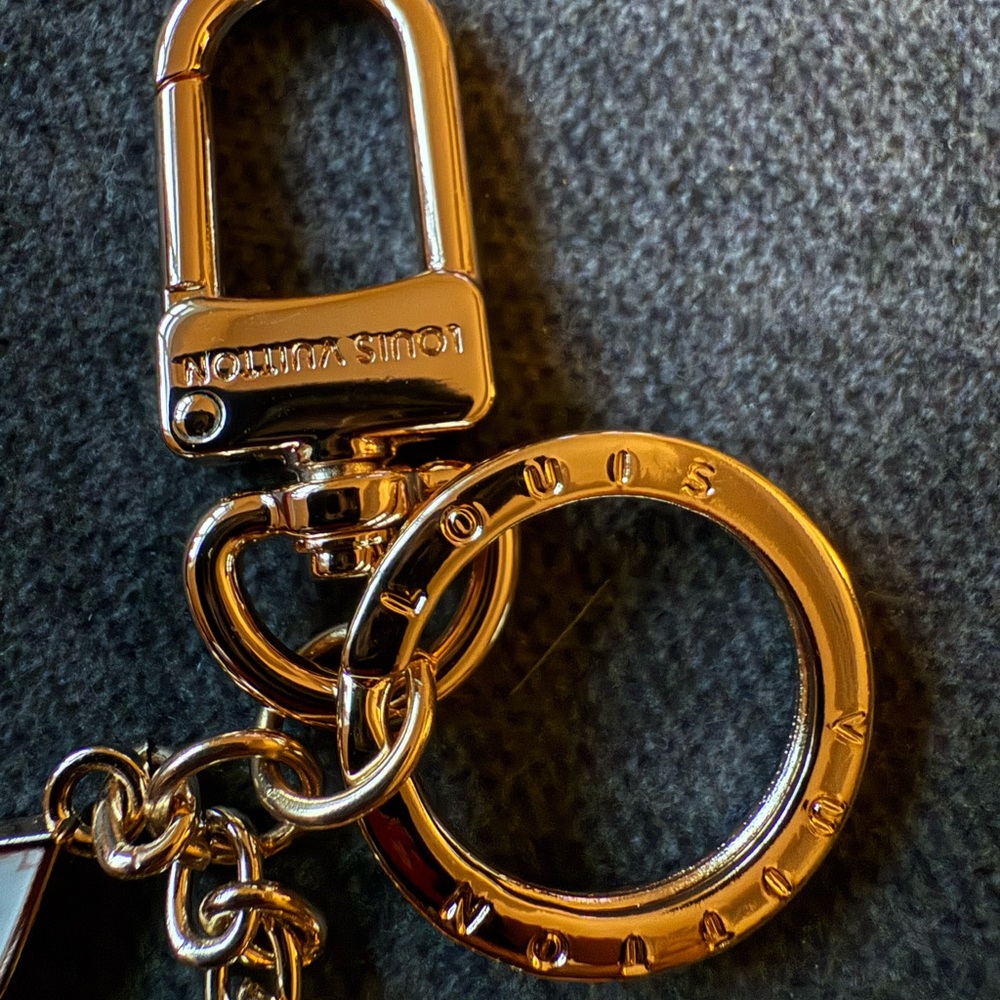 Louis Vuitton Pink and Gold Key Holder - Picture 3 of 4